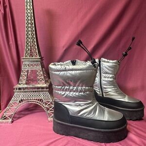 Glaze Silver and Black Winter Boots